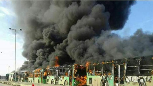 La quema de seis autobuses destinados a la evacuación de civiles Los terroristas de Al Nusra impiden la evacuación de civiles en Fua y Kefraya